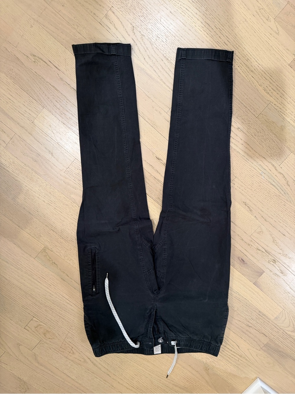 Vuori Black Drawstring Jogger Pants